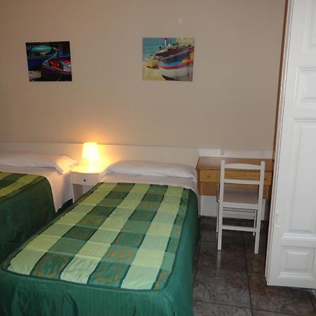 Hostal Alistana มาดริด ภายนอก รูปภาพ
