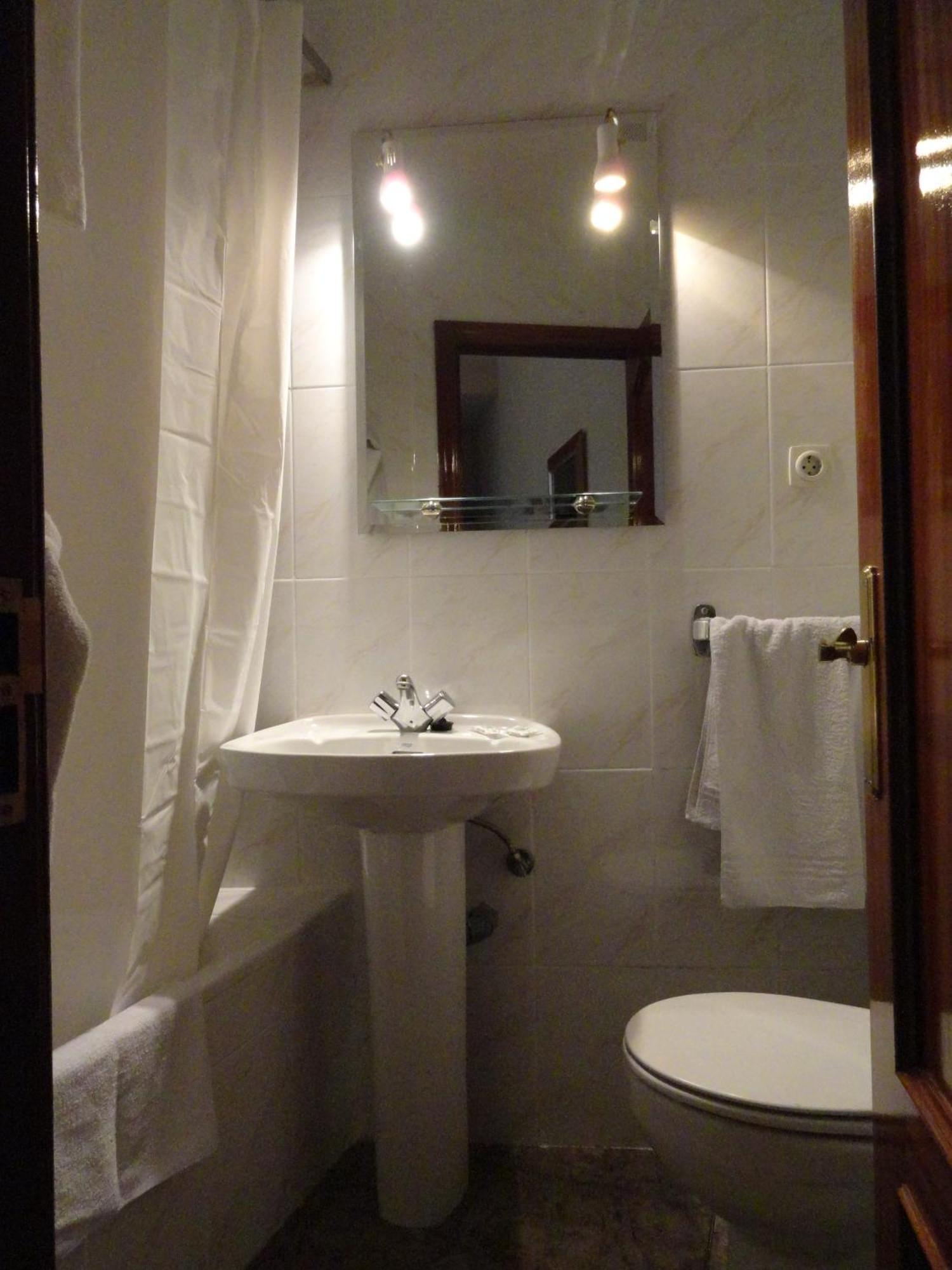 Hostal Alistana มาดริด ภายนอก รูปภาพ