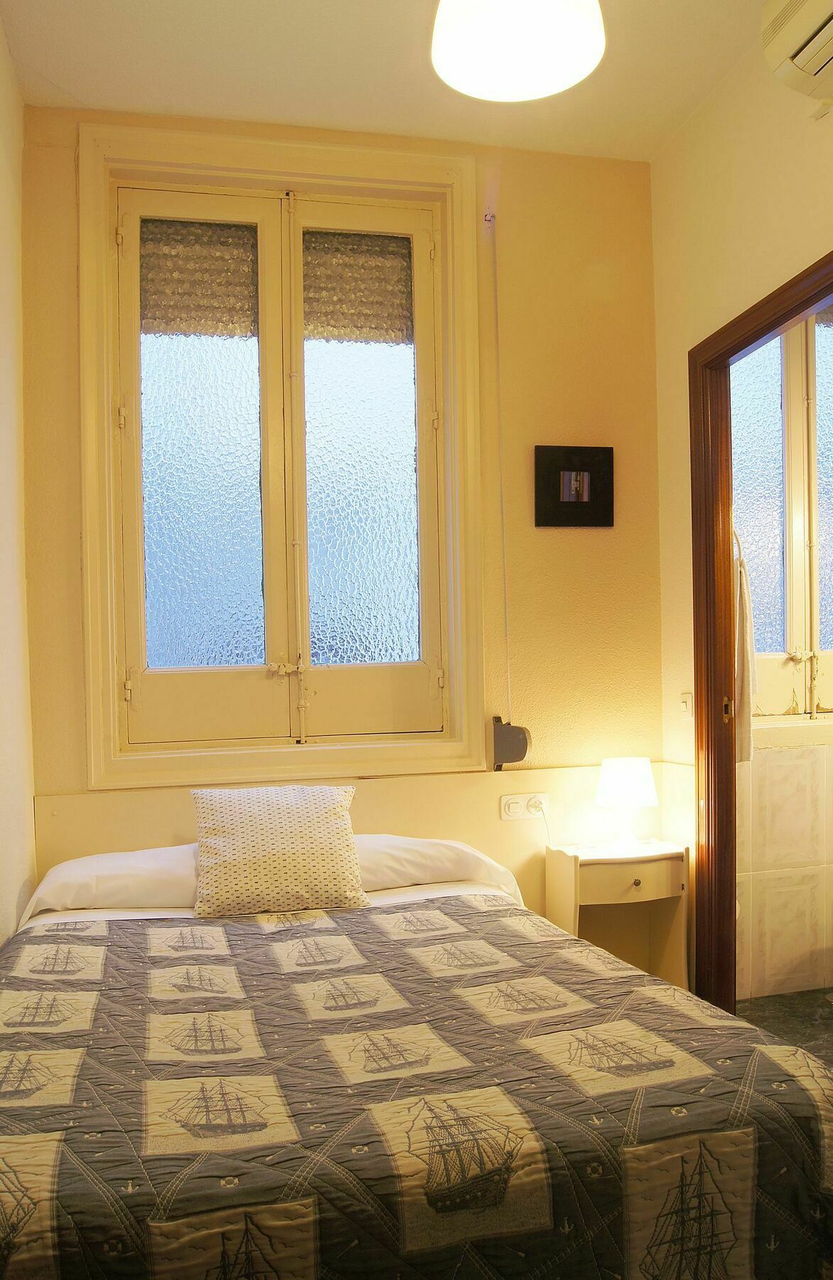 Hostal Alistana มาดริด ภายนอก รูปภาพ