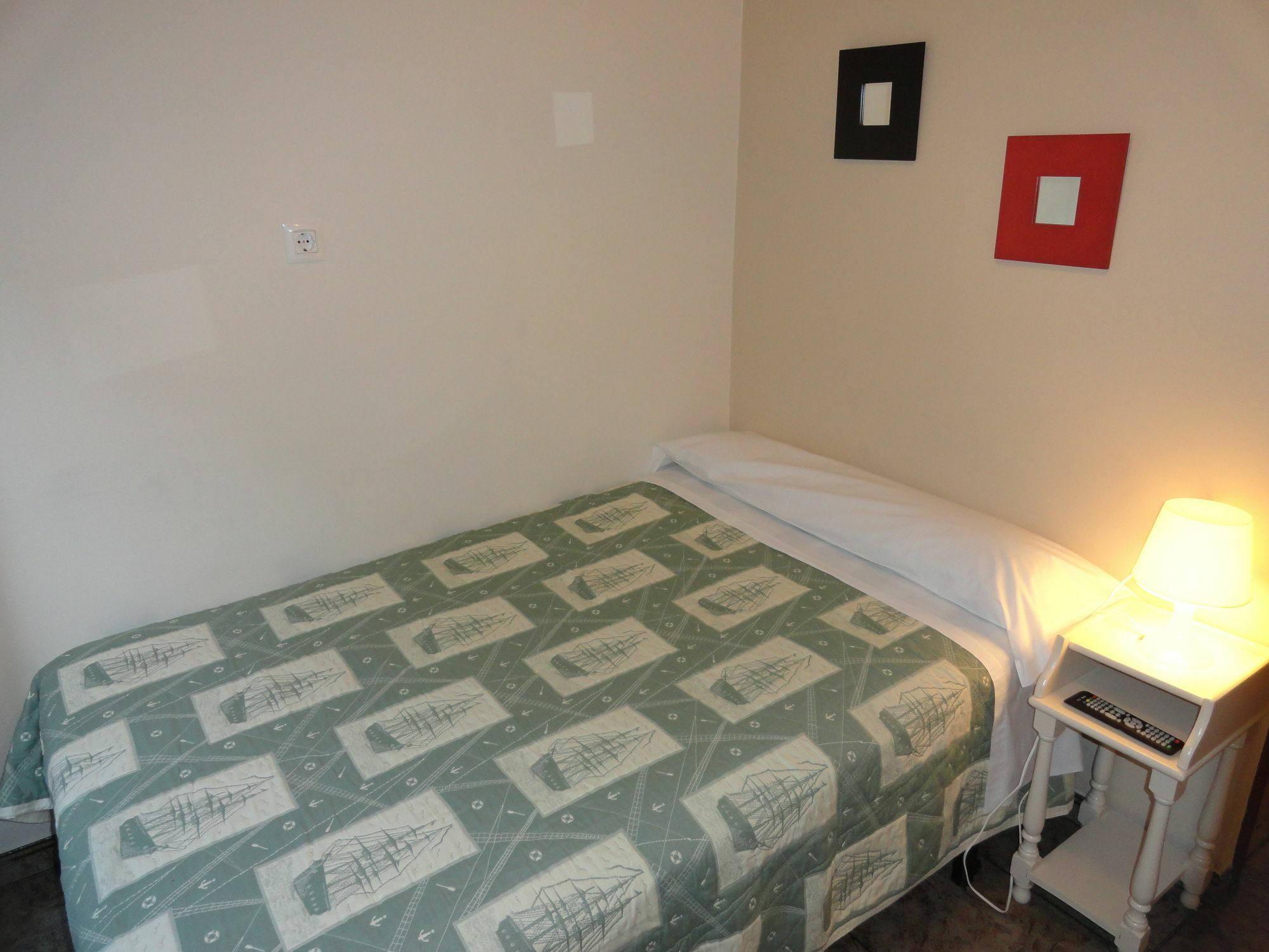 Hostal Alistana มาดริด ภายนอก รูปภาพ